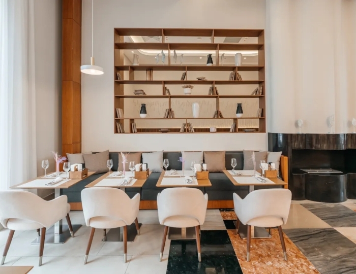 Панорамный ресторан «The Grill» - Отель Novotel Resort and Spa Krasnaya Polyana / Новотель Резорт и Спа Красная Поляна