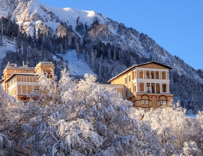 Внешний вид и территория - Отель Novotel Resort and Spa Krasnaya Polyana / Новотель Резорт и Спа Красная Поляна