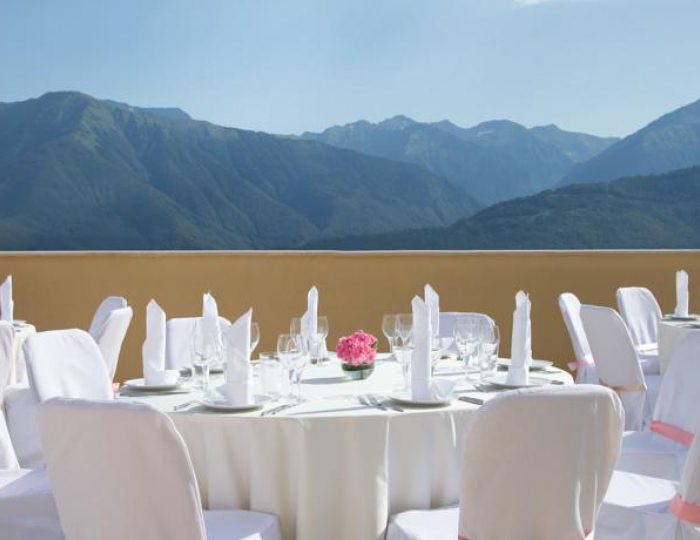 Открытая банкетная терраса - Отель Novotel Resort and Spa Krasnaya Polyana / Новотель Резорт и Спа Красная Поляна