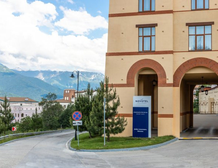 Внешний вид и территория - Отель Novotel Resort and Spa Krasnaya Polyana / Новотель Резорт и Спа Красная Поляна